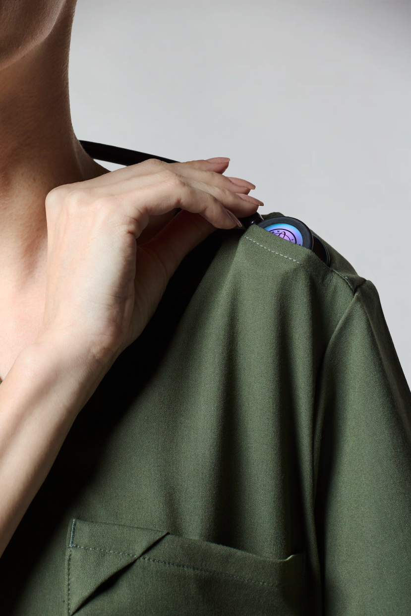 Elizabeth scrub t-shirt