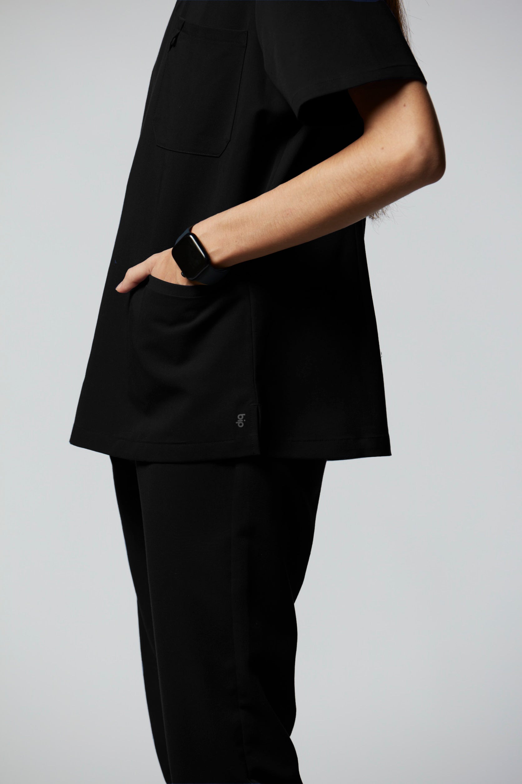 Elizabeth scrub t-shirt