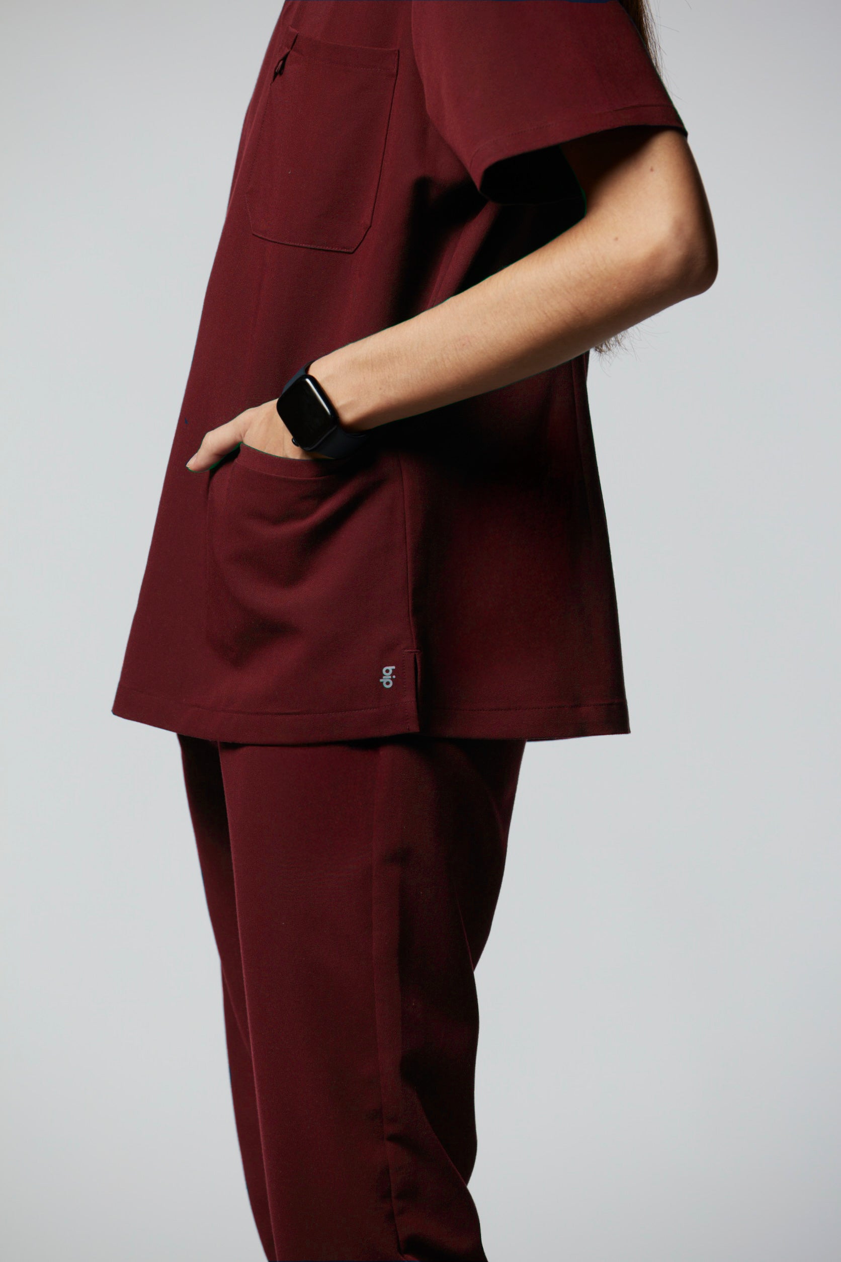 Elizabeth scrub t-shirt