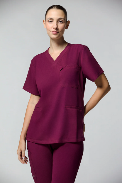 Elizabeth scrub t-shirt